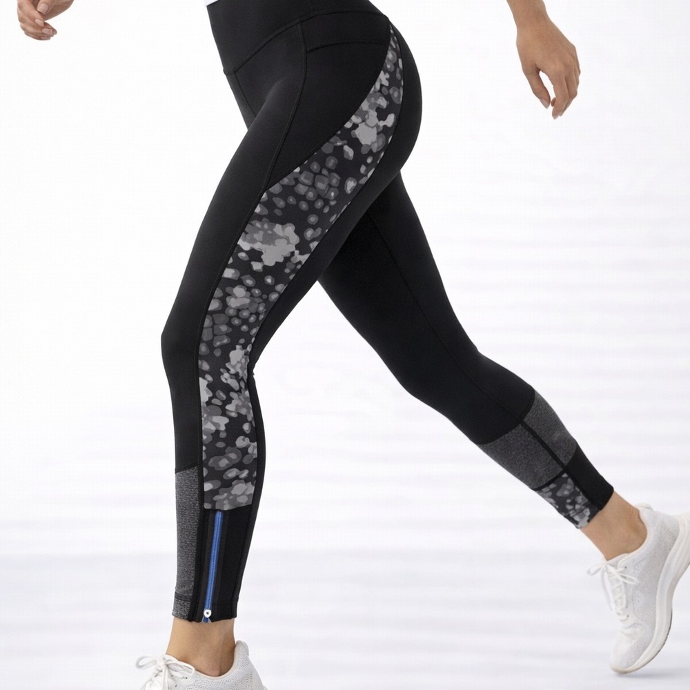 Lululemon Run The World 7/8 Tights.